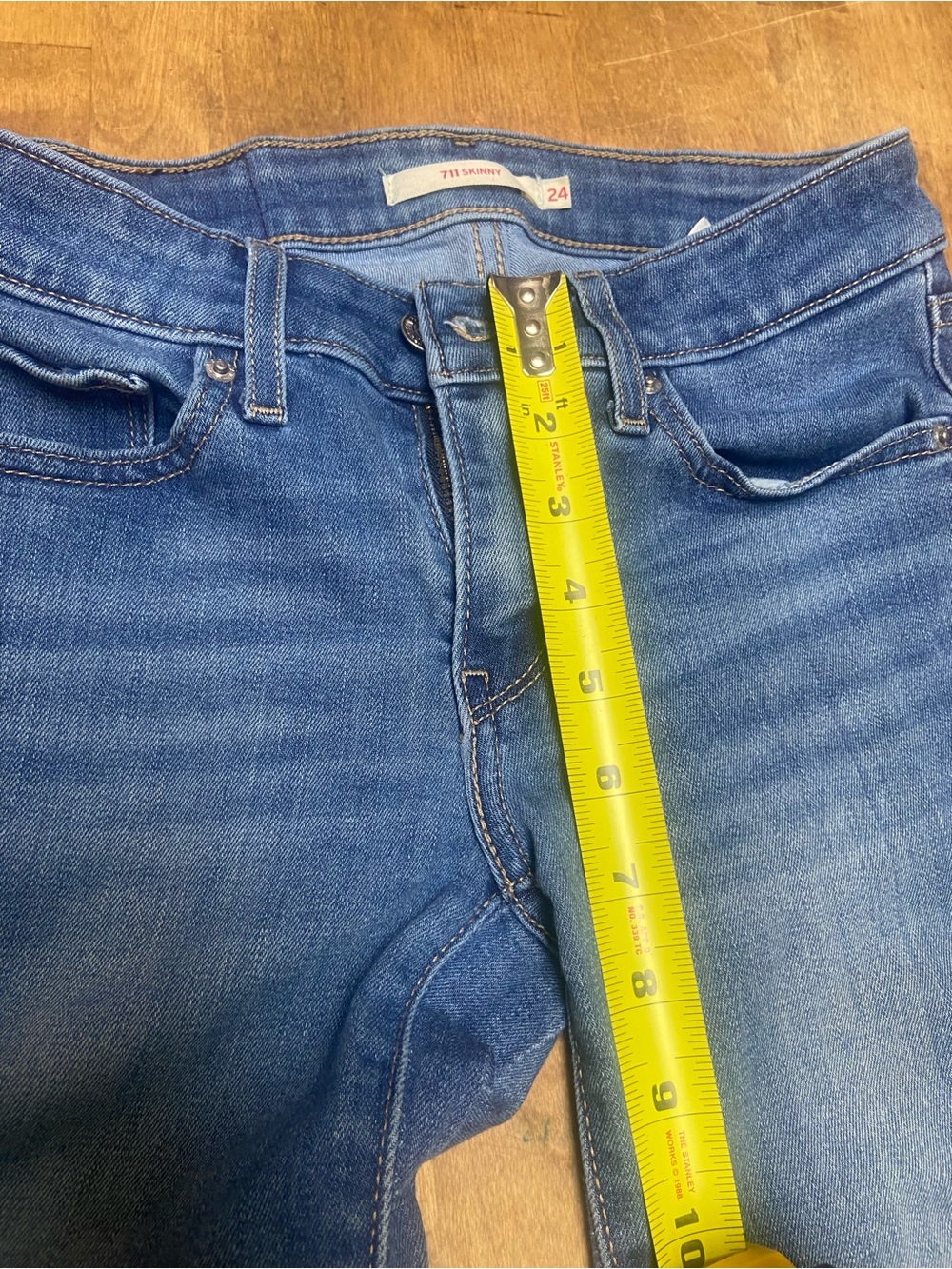 Levi's Women's Skinny Jeans in Blue Denim - Picture 5 of 8